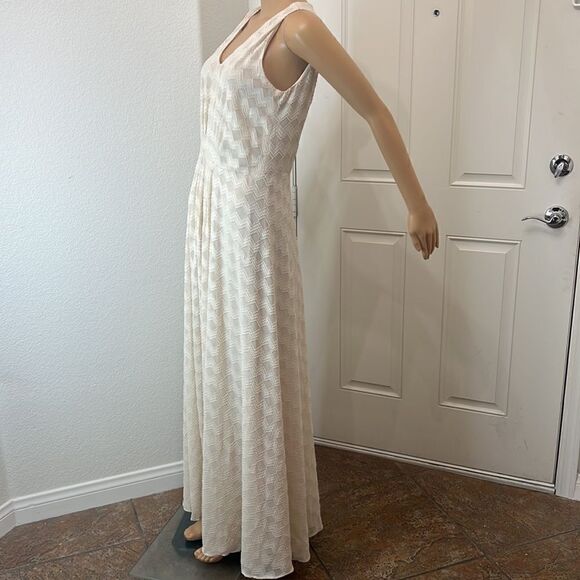Anne Klein Dress Sz 4 V Neck Sleeveless Ivory Pleated Sheer Lined Maxi - Picture 4 of 12